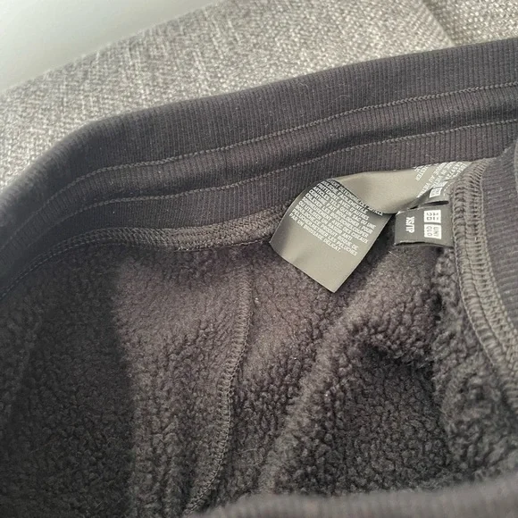 Uniqlo women's Heattech black Jogger Pants - Picture 4 of 4